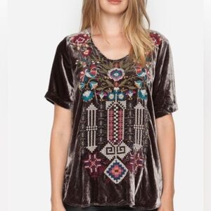 Sold do not buy Gorgeous Johnny Was Dani velvet sz medium embroidered blouse